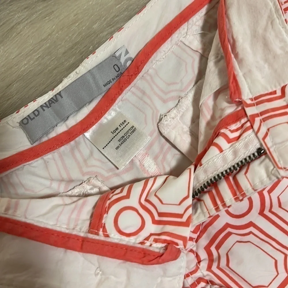 OLD NAVY White Orange Circle Square 0 Y2K Shorts Low Rise Belt Loops Pockets